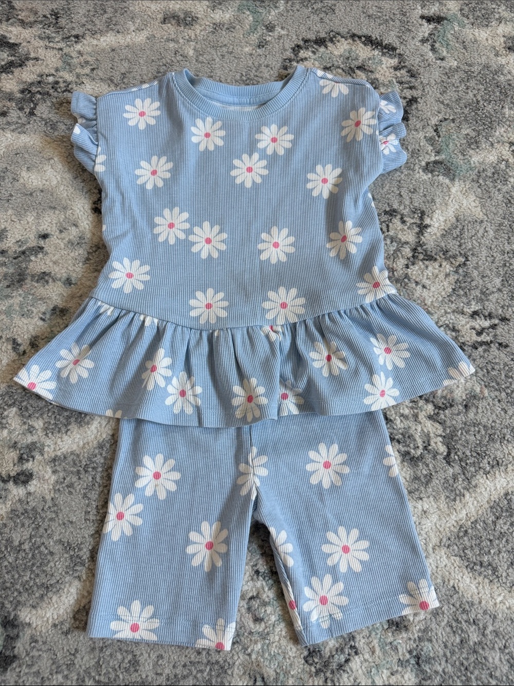 Girls Cat & Jack Daisy Matching Set